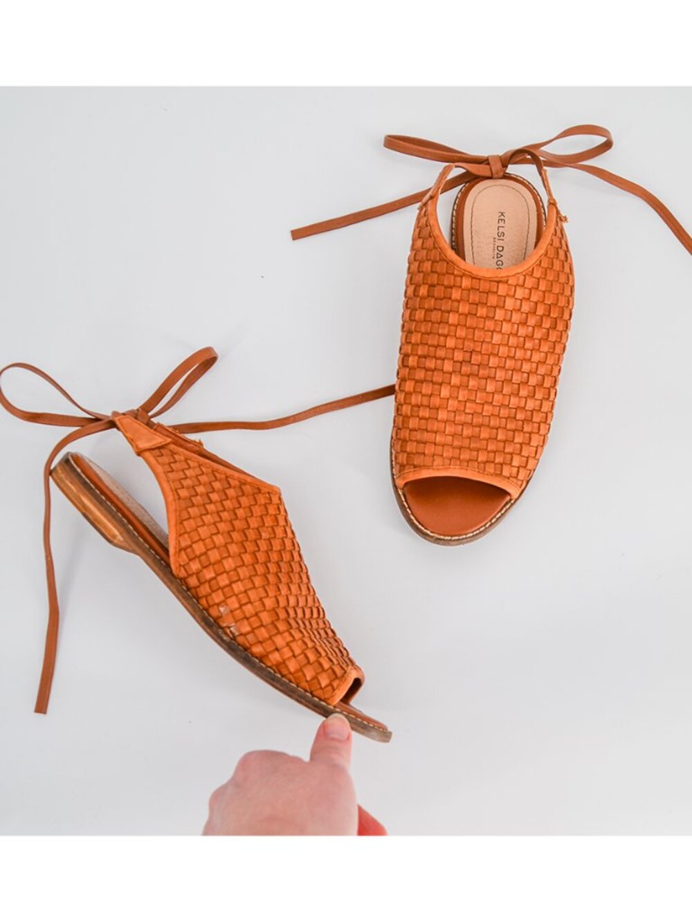 Kelsi Dagger Stockholm Flat Sandals Women's 8 British Tan Woven Leather Lace Up